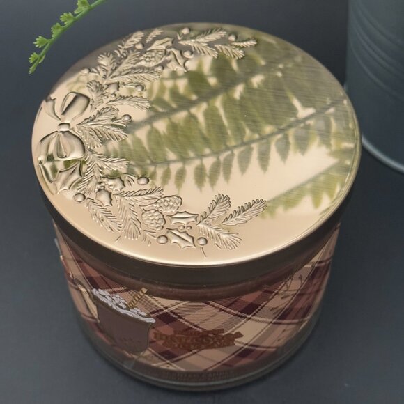 BBW Hot Cocoa & Cream White Barn Bath & Body Works 3 Wick Candle - Picture 4 of 10